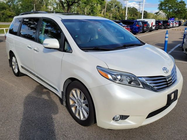 2017 Toyota Sienna Limited Premium Minivan 4D - 23031822 - 12