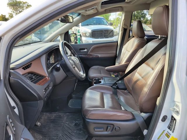 2017 Toyota Sienna Limited Premium Minivan 4D - 23031822 - 1