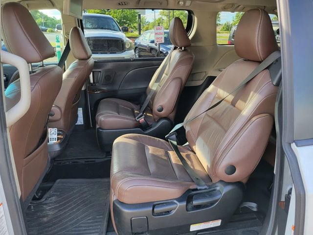 2017 Toyota Sienna Limited Premium Minivan 4D - 23031822 - 3
