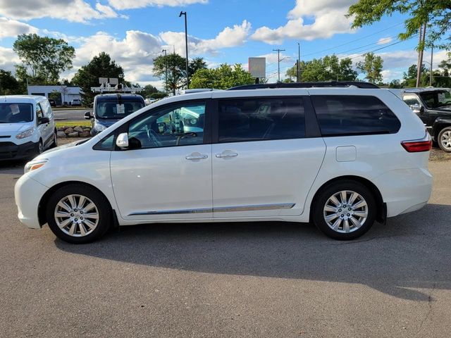 2017 Toyota Sienna Limited Premium Minivan 4D - 23031822 - 6