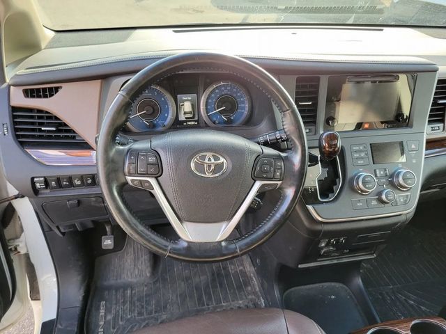 2017 Toyota Sienna Limited Premium Minivan 4D - 23031822 - 7