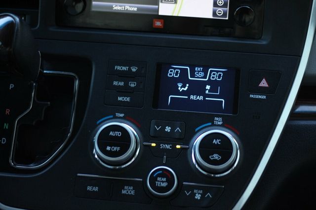 2017 Toyota Sienna LIMITED W/ LEATHER MOONROOF - 22927158 - 15