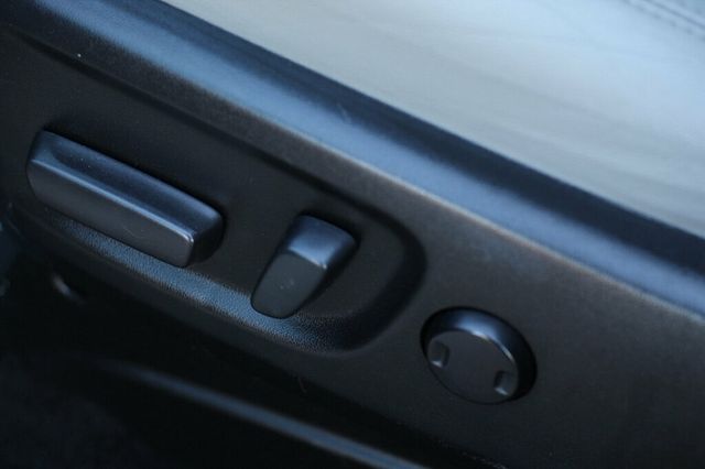 2017 Toyota Sienna LIMITED W/ LEATHER MOONROOF - 22927158 - 25