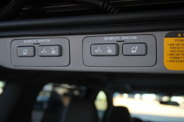 2017 Toyota Sienna LIMITED W/ LEATHER MOONROOF - 22927158 - 33