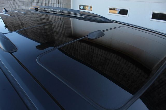 2017 Toyota Sienna LIMITED W/ LEATHER MOONROOF - 22927158 - 35