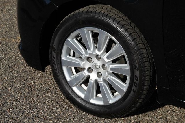 2017 Toyota Sienna LIMITED W/ LEATHER MOONROOF - 22927158 - 36