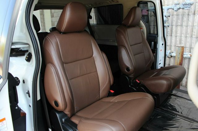 2017 Toyota Sienna ONE OWNER AWD LIMITED PREMIUM W/ DVD, & NAVIGATION - 23020964 - 11