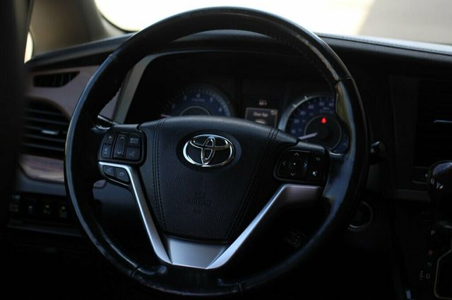 2017 Toyota Sienna ONE OWNER AWD LIMITED PREMIUM W/ DVD, & NAVIGATION - 23020964 - 31