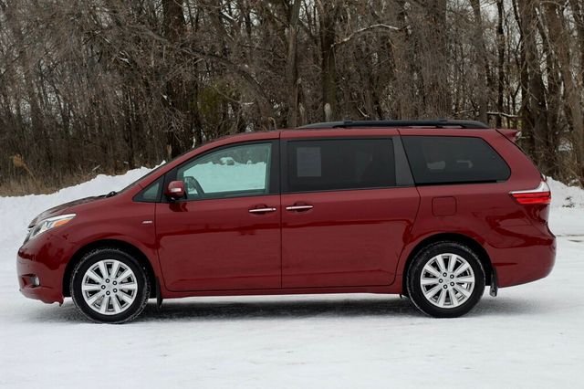 2017 Toyota Sienna ONE OWNER AWD LIMITED W/ NAVIGATION, LEATHER, MOONROOF - 22946127 - 18