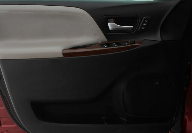 2017 Toyota Sienna ONE OWNER AWD LIMITED W/ NAVIGATION, LEATHER, MOONROOF - 22946127 - 20