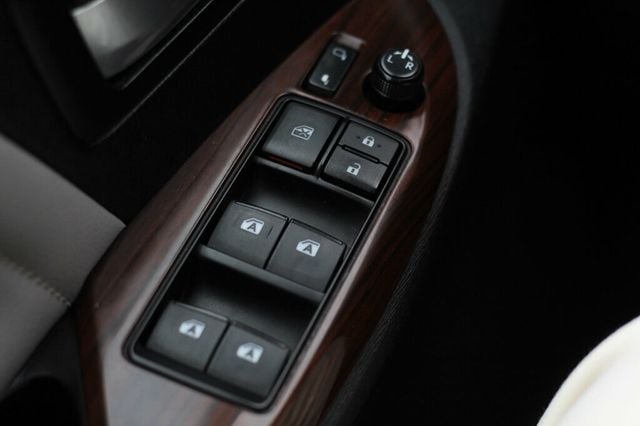 2017 Toyota Sienna ONE OWNER AWD LIMITED W/ NAVIGATION, LEATHER, MOONROOF - 22946127 - 21