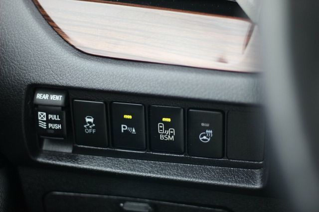 2017 Toyota Sienna ONE OWNER AWD LIMITED W/ NAVIGATION, LEATHER, MOONROOF - 22946127 - 22