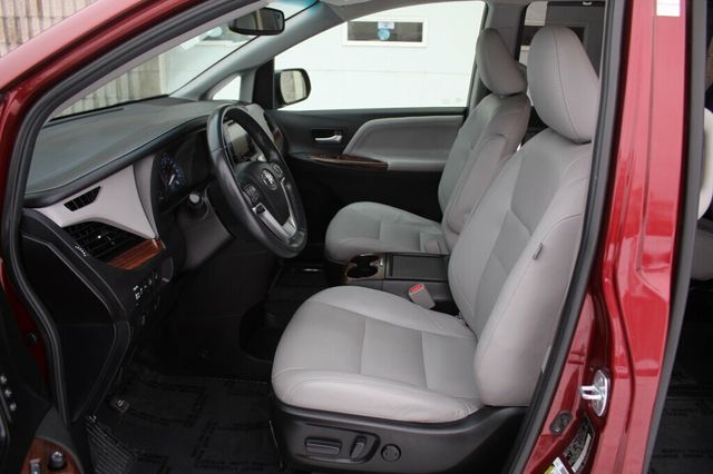 2017 Toyota Sienna ONE OWNER AWD LIMITED W/ NAVIGATION, LEATHER, MOONROOF - 22946127 - 23