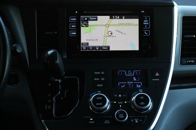 2017 Toyota Sienna ONE OWNER AWD XLE W/ NAVIGATION MOONROOF LEATHER - 22927142 - 13