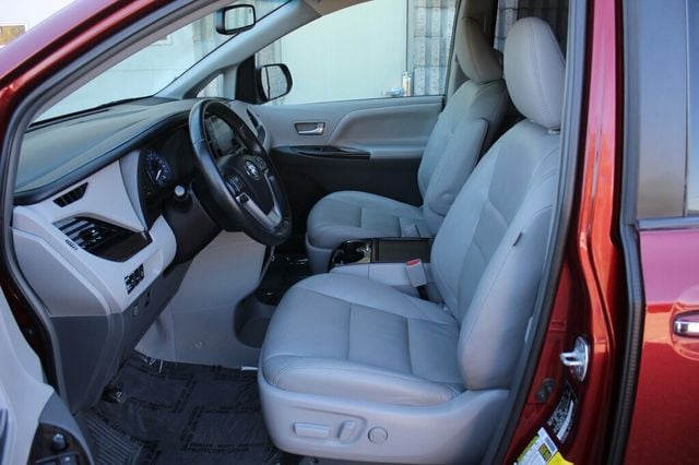 2017 Toyota Sienna ONE OWNER AWD XLE W/ NAVIGATION MOONROOF LEATHER - 22927142 - 22