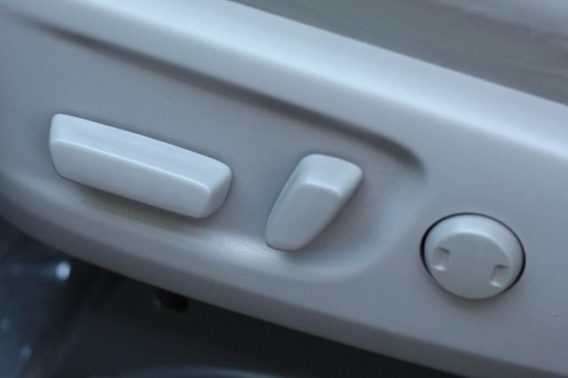 2017 Toyota Sienna ONE OWNER AWD XLE W/ NAVIGATION MOONROOF LEATHER - 22927142 - 25