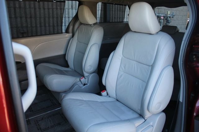 2017 Toyota Sienna ONE OWNER AWD XLE W/ NAVIGATION MOONROOF LEATHER - 22927142 - 27