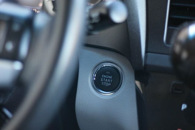 2017 Toyota Sienna ONE OWNER AWD XLE W/ NAVIGATION MOONROOF LEATHER - 22927142 - 30