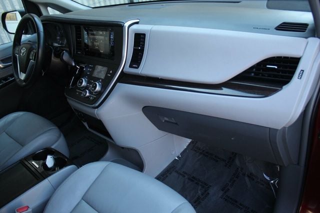 2017 Toyota Sienna ONE OWNER AWD XLE W/ NAVIGATION MOONROOF LEATHER - 22927142 - 8