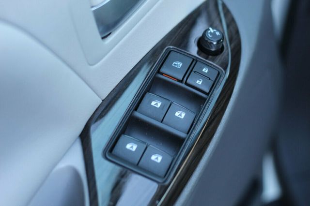 2017 Toyota Sienna ONE OWNER XLE 8 PASSENGER W/ LEATHER, MOONROOF - 22980377 - 21