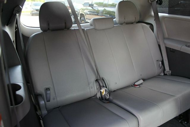 2017 Toyota Sienna ONE OWNER  XLE PREMIUM W/ NAVIGATION, DVD,LEATHER, MOONROOF - 23018364 - 12