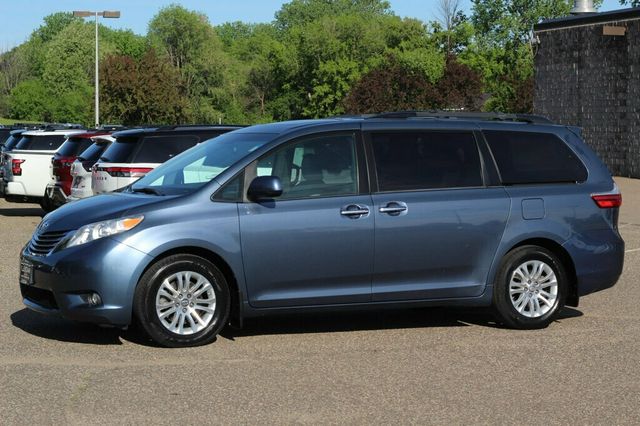 2017 Toyota Sienna ONE OWNER  XLE PREMIUM W/ NAVIGATION, DVD,LEATHER, MOONROOF - 23018364 - 17