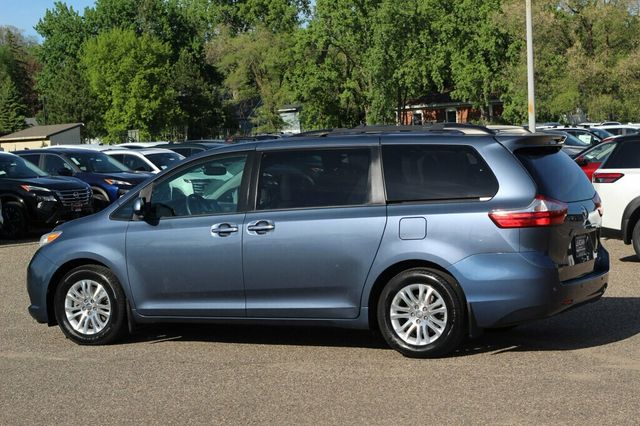 2017 Toyota Sienna ONE OWNER  XLE PREMIUM W/ NAVIGATION, DVD,LEATHER, MOONROOF - 23018364 - 19
