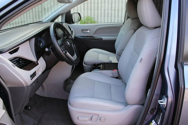 2017 Toyota Sienna ONE OWNER  XLE PREMIUM W/ NAVIGATION, DVD,LEATHER, MOONROOF - 23018364 - 23