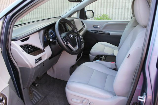 2017 Toyota Sienna ONE OWNER  XLE PREMIUM W/ NAVIGATION, DVD,LEATHER, MOONROOF - 23018364 - 24