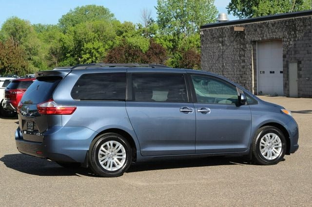 2017 Toyota Sienna ONE OWNER  XLE PREMIUM W/ NAVIGATION, DVD,LEATHER, MOONROOF - 23018364 - 2