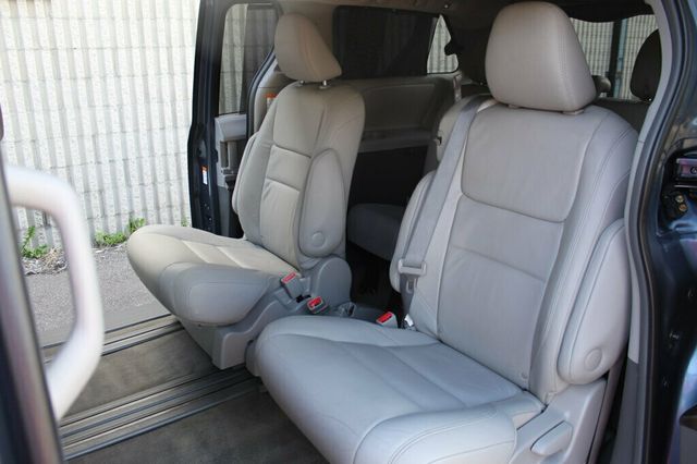 2017 Toyota Sienna ONE OWNER  XLE PREMIUM W/ NAVIGATION, DVD,LEATHER, MOONROOF - 23018364 - 29