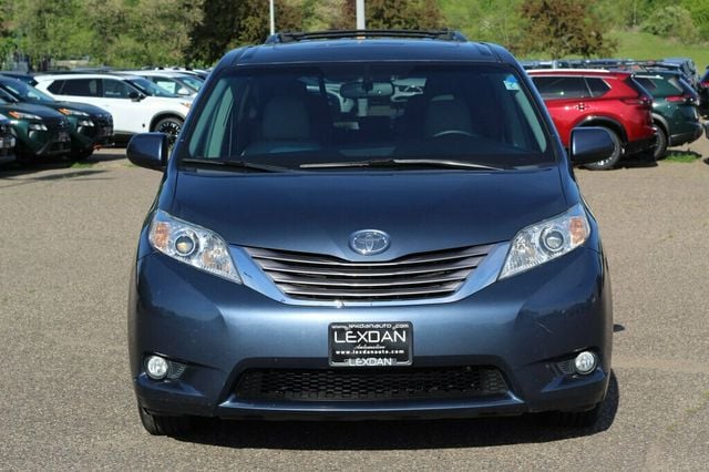 2017 Toyota Sienna ONE OWNER  XLE PREMIUM W/ NAVIGATION, DVD,LEATHER, MOONROOF - 23018364 - 3