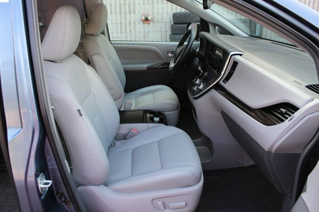 2017 Toyota Sienna ONE OWNER  XLE PREMIUM W/ NAVIGATION, DVD,LEATHER, MOONROOF - 23018364 - 6