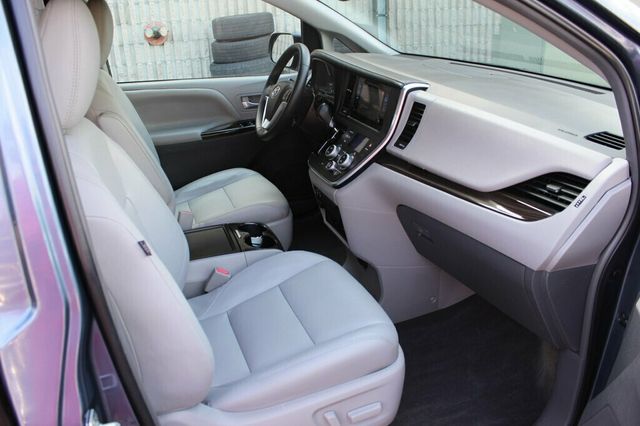 2017 Toyota Sienna ONE OWNER  XLE PREMIUM W/ NAVIGATION, DVD,LEATHER, MOONROOF - 23018364 - 7