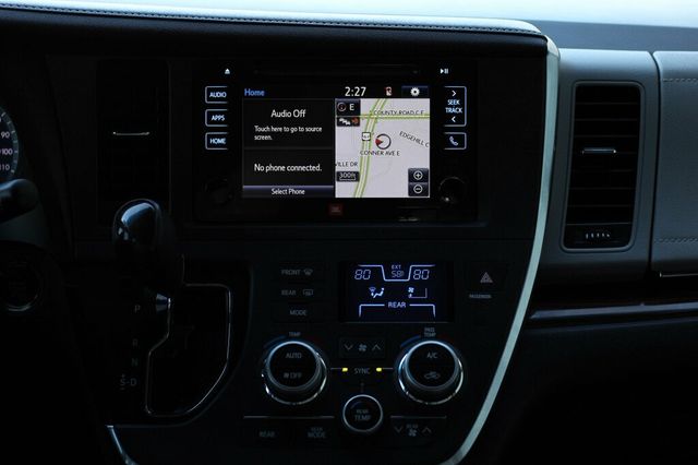 2017 Toyota Sienna ON SALE..LIMITED W/ LEATHER MOONROOF - 22927158 - 13