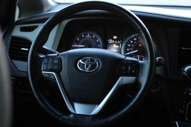 2017 Toyota Sienna ON SALE..LIMITED W/ LEATHER MOONROOF - 22927158 - 29