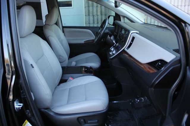 2017 Toyota Sienna ON SALE..LIMITED W/ LEATHER MOONROOF - 22927158 - 6