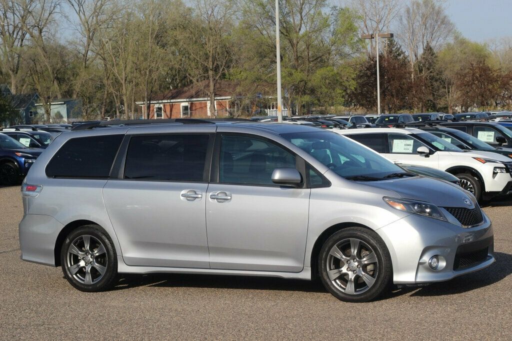 2017 Toyota Sienna SE 8 PASSENGER W/, NAVIGATION  - 23014233 | Video 1