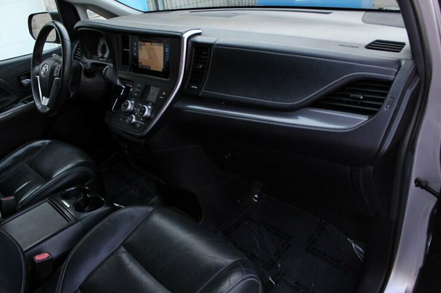 2017 Toyota Sienna SE 8 PASSENGER W/, NAVIGATION  - 23014233 - 9