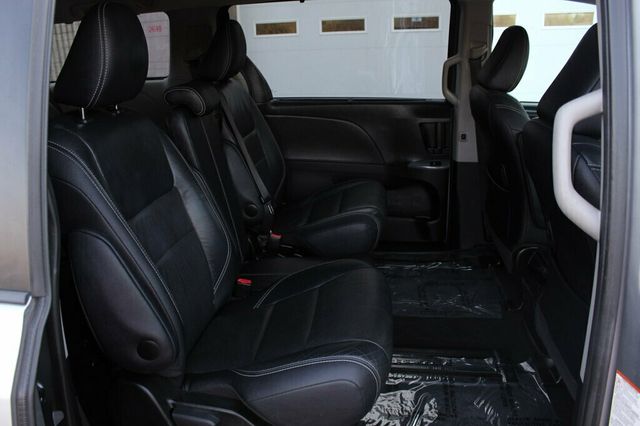 2017 Toyota Sienna SE 8 PASSENGER W/, NAVIGATION  - 23014233 - 10