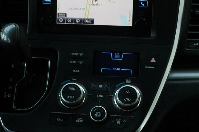 2017 Toyota Sienna SE 8 PASSENGER W/, NAVIGATION  - 23014233 - 15