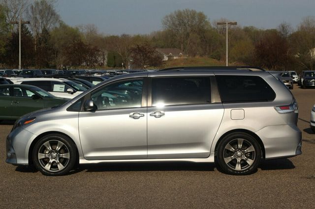 2017 Toyota Sienna SE 8 PASSENGER W/, NAVIGATION  - 23014233 - 17