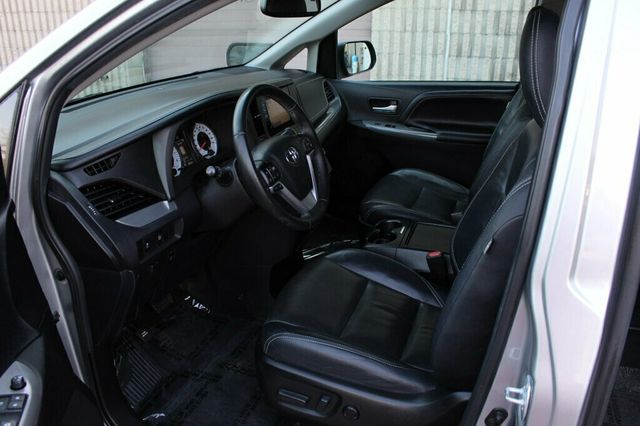 2017 Toyota Sienna SE 8 PASSENGER W/, NAVIGATION  - 23014233 - 23