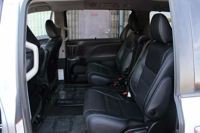 2017 Toyota Sienna SE 8 PASSENGER W/, NAVIGATION  - 23014233 - 26