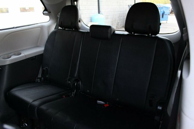 2017 Toyota Sienna SE 8 PASSENGER W/, NAVIGATION  - 23014233 - 28