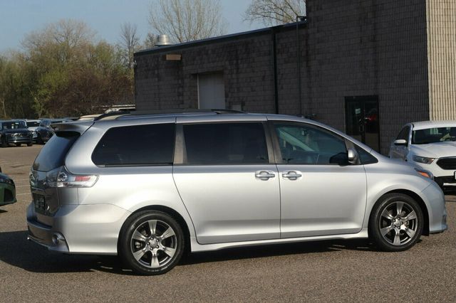 2017 Toyota Sienna SE 8 PASSENGER W/, NAVIGATION  - 23014233 - 2