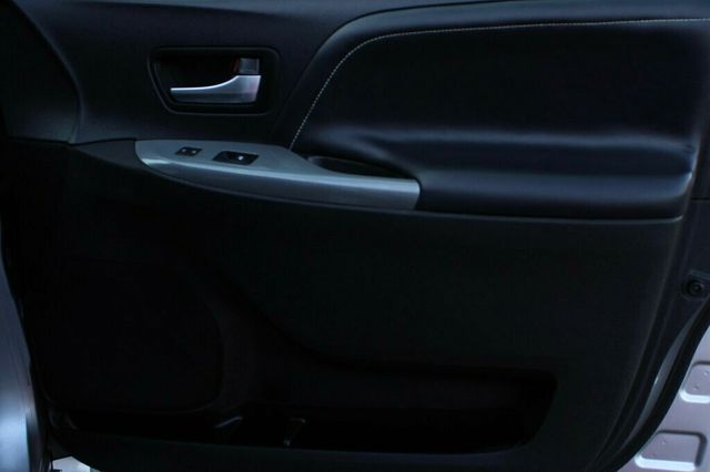 2017 Toyota Sienna SE 8 PASSENGER W/, NAVIGATION  - 23014233 - 5