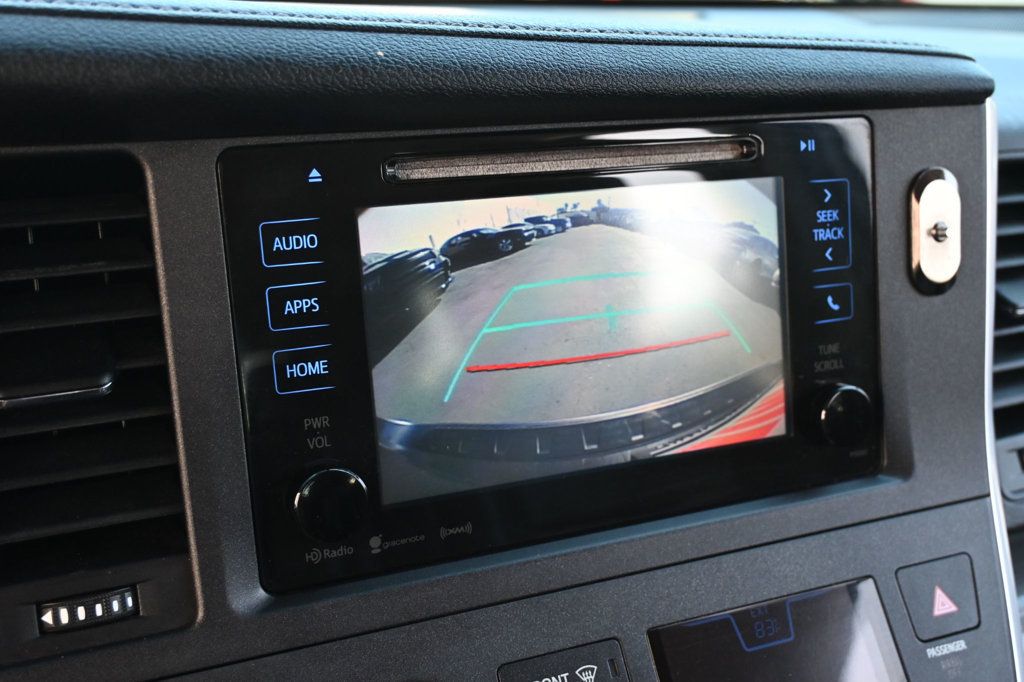 Toyota Sienna photo 13
