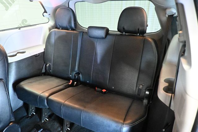 2017 Toyota Sienna SE FWD 8-Passenger - 23086204 - 15