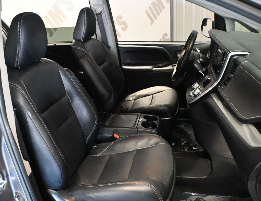 Toyota Sienna photo 17